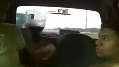 Mote doodh wali desi girl ki car mai sex masti ka mms