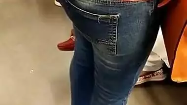 Lund ko masal Dene wali Gaand... Paad de toh Lund mar jaye