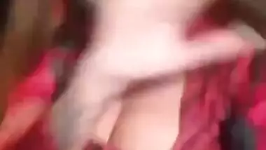 Anam Khan in salwar suit