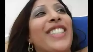 Desi Indian woman hardcore fucking with neighbor