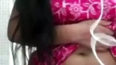 Desi cute girl show her pussy on cam