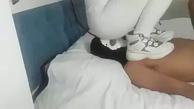 Facesitting Arab Salve In Yoga Pants الجلوس على الوجه