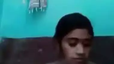 Bangladeshi Desi XXX girl taking nude in the bathroom on video call