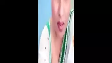 Sherni Showing her Navel and Sexy back ,Really hot back..