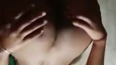 Shameless Desi wench shows off and spreads her hairy XXX twat on cam