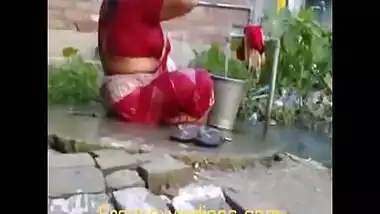 Indian sex mms of bhabhi caught by neighbor