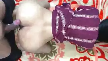 After seducing Bhabhi, I fucked her pussy and made a video secretly