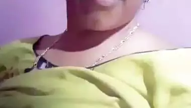 Big boobed Sexy Tamil wife milking her tits