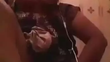 Bathroom showing her in vc fingering mms vid