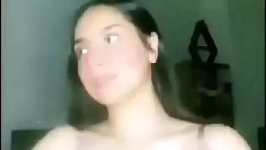 Hot babe big boobs shown on camera viral xx