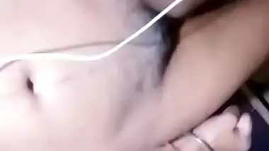 Cute Indian Girl Showing her Boobs and Pussy