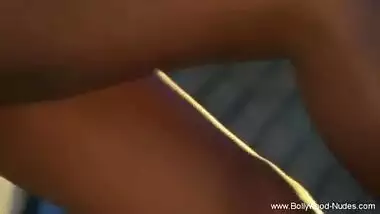 Indian lady strips and flaunts her oily naked body