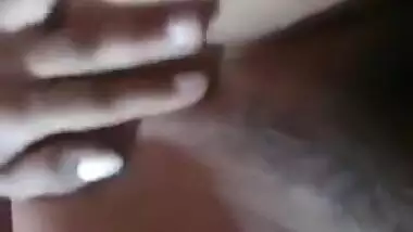 Today Exclusive- Horny Indian Girl Shows Her Boobs And Pussy