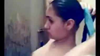 Sindhi girlfriend self recorded bath selfie