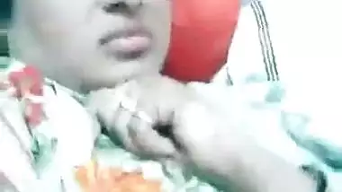 Dehati Bhabhi boob show on live cam MMS video
