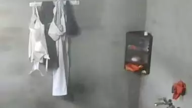 Village bhabhi bathing recording