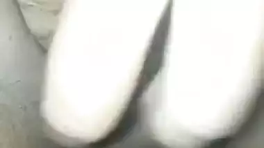 College Desi XXX girl showing her sweet pink pussy on camera