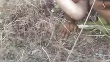 Dehati Randi fucked outdoors by young boy