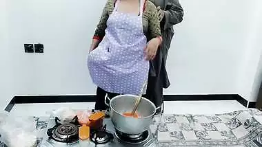 Pakistani Village Wife Fucked In Kitchen While She Is Cooking With Clear Hindi Audio