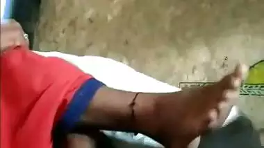 Viral xxx video of a pervert fucking his desi cousin