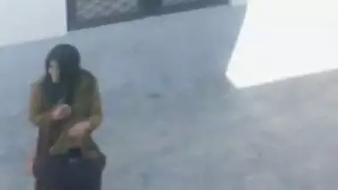 Shimla bhabhi caught having an outdoor sex