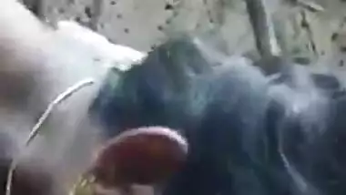 Mature Tamil aunty sucking dick of neighbor for money