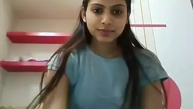 Desi Girl Live Show With Big Dildo And Tits