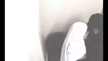 Indian babe masturbating in Emirates flight...