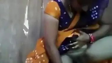 UK NRI university babe loves sucking on lover’s cock!