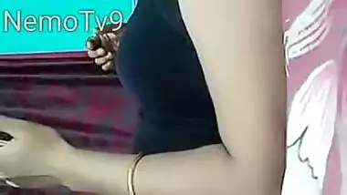 Priya Singh Showing Her Tits