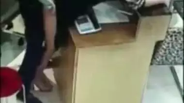 Spy cam caught lewd Desi boss fuck saleswoman in exchange for clothes