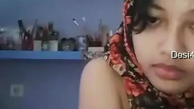 Today Exclusive- Sexy Indo Girl Showing Her Nude Body