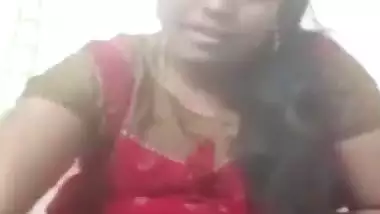 Mature aunty masturbating on live video call sex