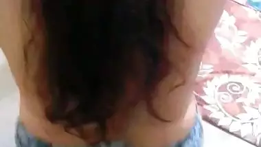 Gives a desi blowjob to her uncle for a dress