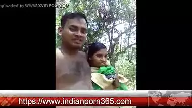 Cute Indian Girl Record Nude Selfie in outdoor