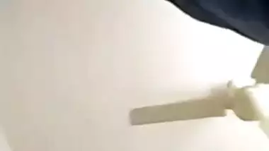 Sexy Bhabhi Showing On Video Call 2 Clips Part 1