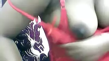 Horny Boudi Showing her Boobs on cam