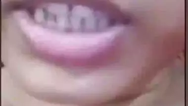 Sexy bhabhi nude breasts showing on video call