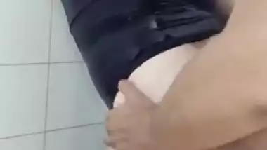Hijastra Se Deja Mojar De Lluvia Dorada De Su Padrastro Agradecida Se Lo Chupa Y Se Deja Llenar De Leche En La Ducha En Nueva York Usa Desi Bhabhi Xxx