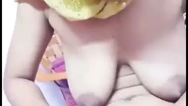 Hijabi girl records her nude MMS, sucking stepbrother’s dick