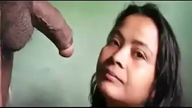 Indore bhabhi pleasures lover with slow and sensual blowjob