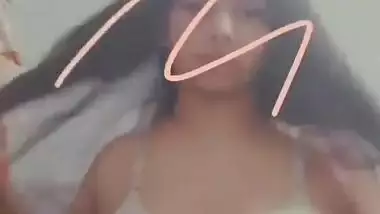 Paki Girl showing Her Bigboobs