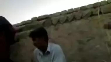Pakistani hot sindhi girl enjoying sex in open...