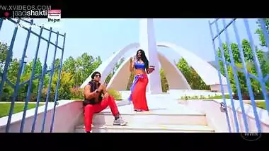 Sexy Bhojpuri song - super moves in bgrade dance by Indian babe