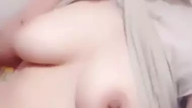 Sexy Beautiful Indian Girl Showing Hairy Pussy