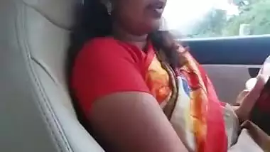 Tamil sex wife viral pussy fingering in car