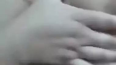 Indian XXX bitch MMS video where Desi plays with breasts and cunt