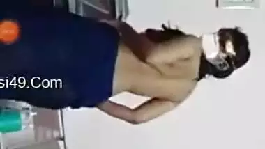 Today Exclusive- Desi Bhabhi Showing Her Nude Body On Video Call