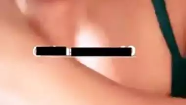 Sexy babe hot show in bra panty