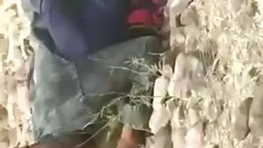 Village Desi XXX girl gets fucked in open by local guy MMS